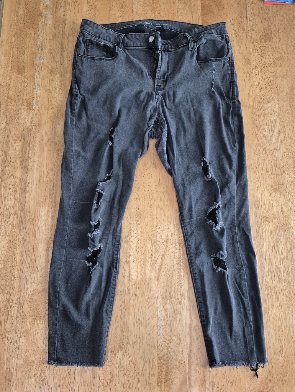 🔥 Old Navy Black Rockstar Mid Rise Distressed Ripped Ankle Crop Jeans